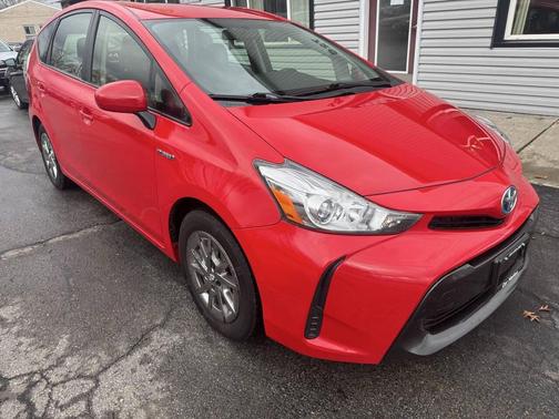 2016 Toyota Prius v Two