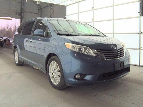2015 Toyota Sienna XLE