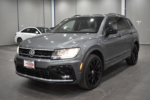 Platinum Gray Metallic 2020 Volkswagen Tiguan 2.0T SE R-Line Black