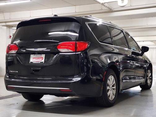 2019 Chrysler Pacifica Touring-L