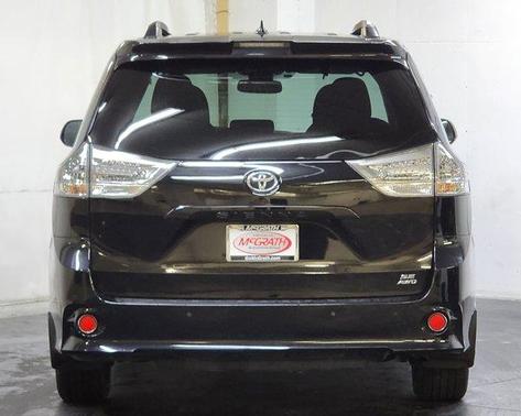 2019 Toyota Sienna SE