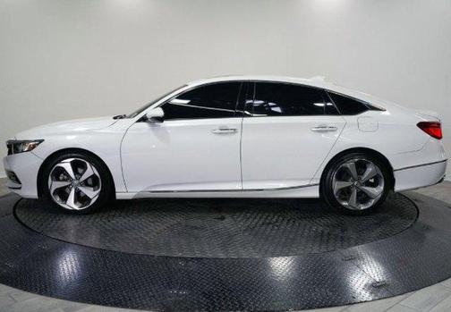 Platinum White Pearl 2018 Honda Accord Touring