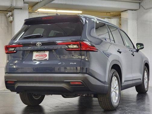 2025 Toyota Grand Highlander LE