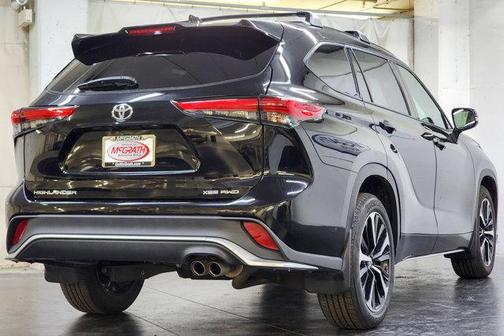 2022 Toyota Highlander XSE