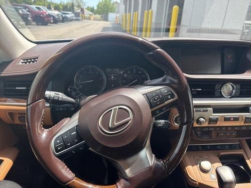 White Pearl 2016 Lexus ES 350 Base