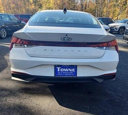 2023 Hyundai ELANTRA SEL