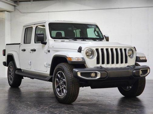 2022 Jeep Gladiator Overland