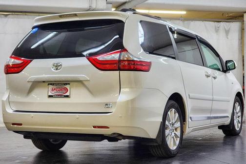 2017 Toyota Sienna XLE Premium