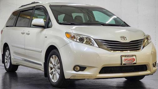 2017 Toyota Sienna XLE Premium