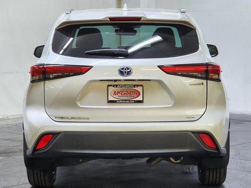 2022 Toyota Highlander Hybrid XLE