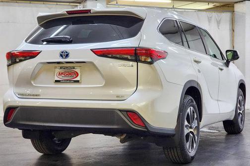2022 Toyota Highlander Hybrid XLE