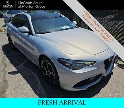 Moonlight Gray Metallic 2022 Alfa Romeo Giulia Ti