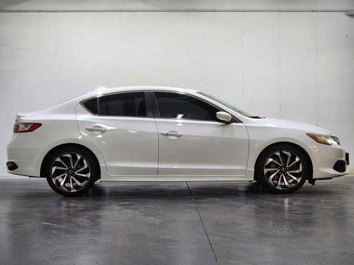 2016 Acura ILX Premium & A-SPEC Packages