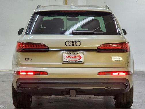 2023 Audi Q7 45 Premium Plus
