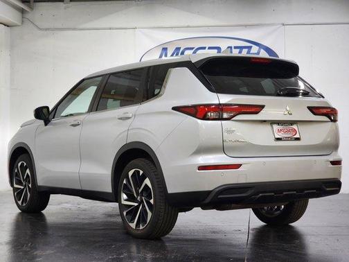 2022 Mitsubishi Outlander ES