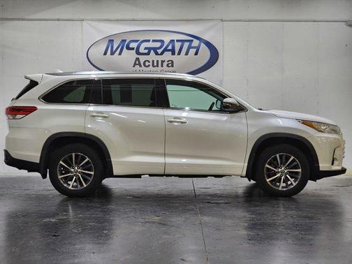 2017 Toyota Highlander SE