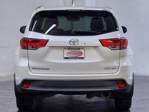 2017 Toyota Highlander SE