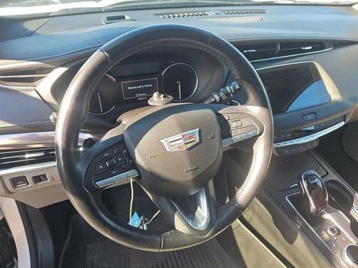 2022 Cadillac XT4 Luxury