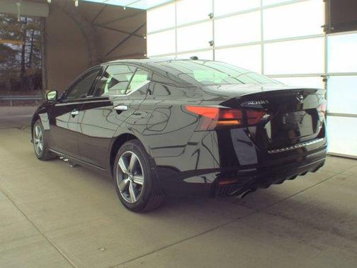 2022 Nissan Altima 2.5 SL