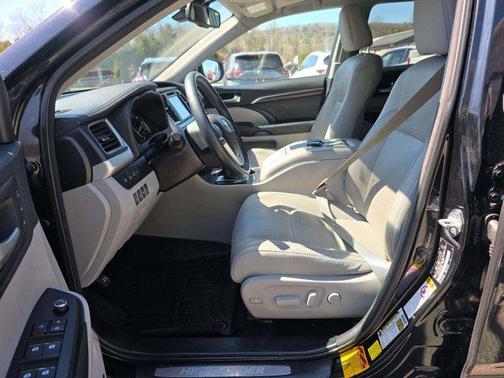 Black Ash 2016 Toyota Highlander Limited