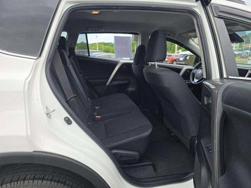 Super White 2018 Toyota RAV4 LE