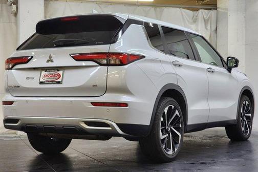 2022 Mitsubishi Outlander SE Launch Edition
