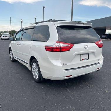 2017 Toyota Sienna XLE