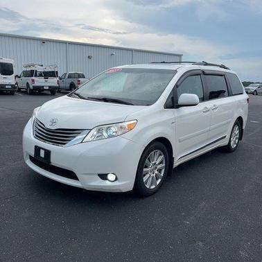 2017 Toyota Sienna XLE