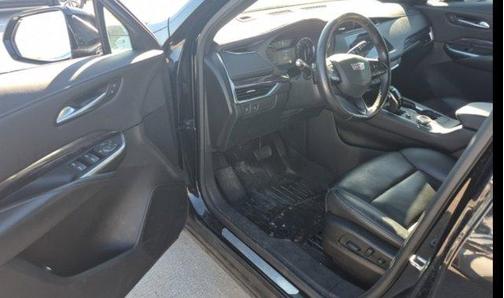 2023 Cadillac XT4 Luxury