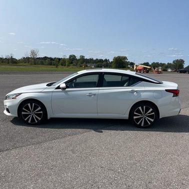 2022 Nissan Altima 2.5 Platinum
