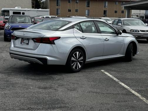 2021 Nissan Altima 2.5 SV