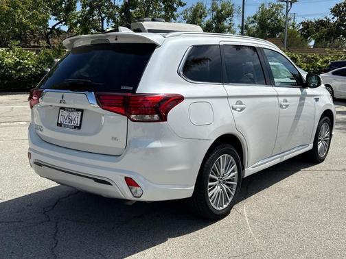 2022 Mitsubishi Outlander PHEV SEL