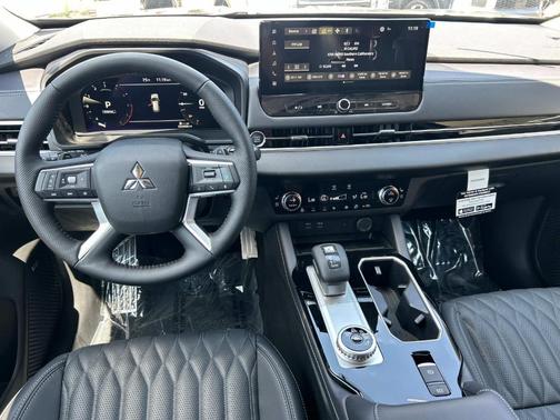 2025 Mitsubishi Outlander SEL