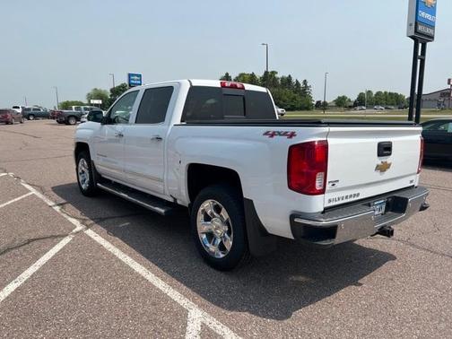 Photo 4 of 34 of 2017 Chevrolet Silverado 1500 LTZ