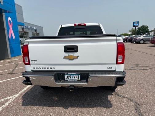 Photo 3 of 34 of 2017 Chevrolet Silverado 1500 LTZ