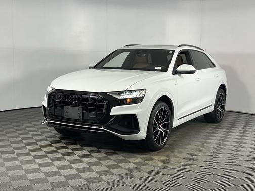 2022 Audi Q8 55 Premium Plus