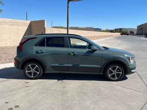 2023 Kia Niro EX