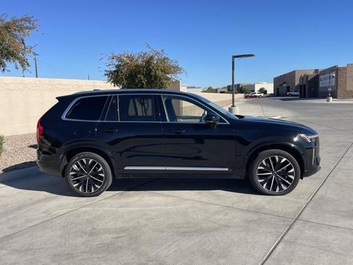 2025 Volvo XC90 B6 Plus 7-Seater