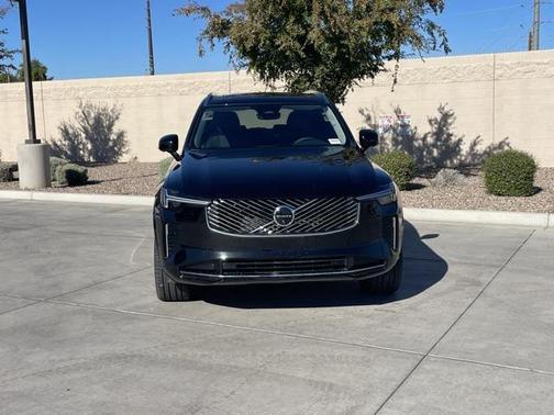 2025 Volvo XC90 B6 Plus 7-Seater