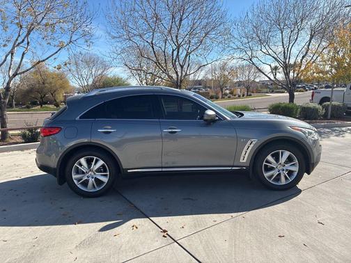 2016 INFINITI QX70 Base