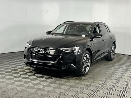2022 Audi e-tron Premium