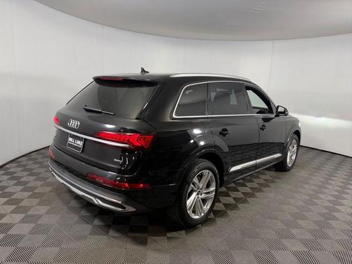 Mythos Black Metallic 2023 Audi Q7 55 Premium
