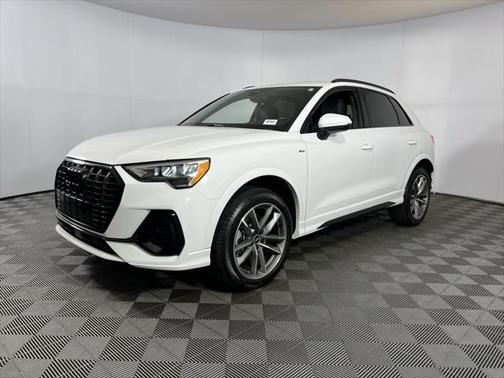 2022 Audi Q3 45 S line Premium
