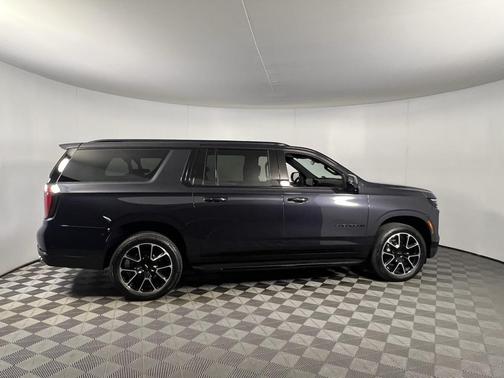 2025 Chevrolet Suburban RST