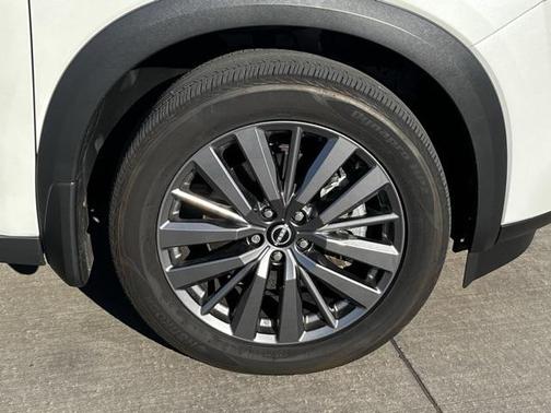 2024 Nissan Pathfinder SL 4WD