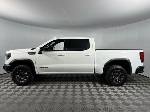2025 GMC Sierra 1500 AT4X