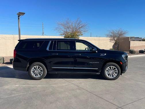 2024 GMC Yukon XL SLT