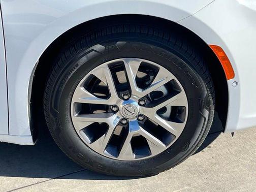 2023 Chrysler Pacifica L