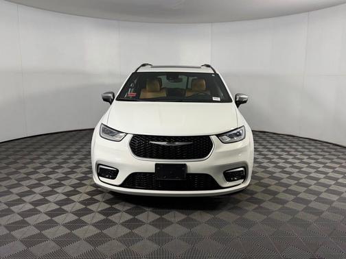 2023 Chrysler Pacifica L