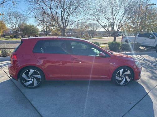 2015 Volkswagen Golf GTI 2.0T SE 4-Door